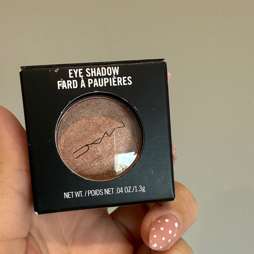 MAC Cosmetics All That Glitters Eyeshadow